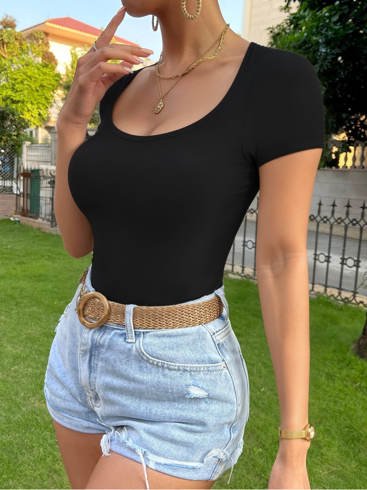 MOYIKO Scoop Neck Tops for Women Slim Fitted T Shirts Tight Short Sleeve Basic Tees