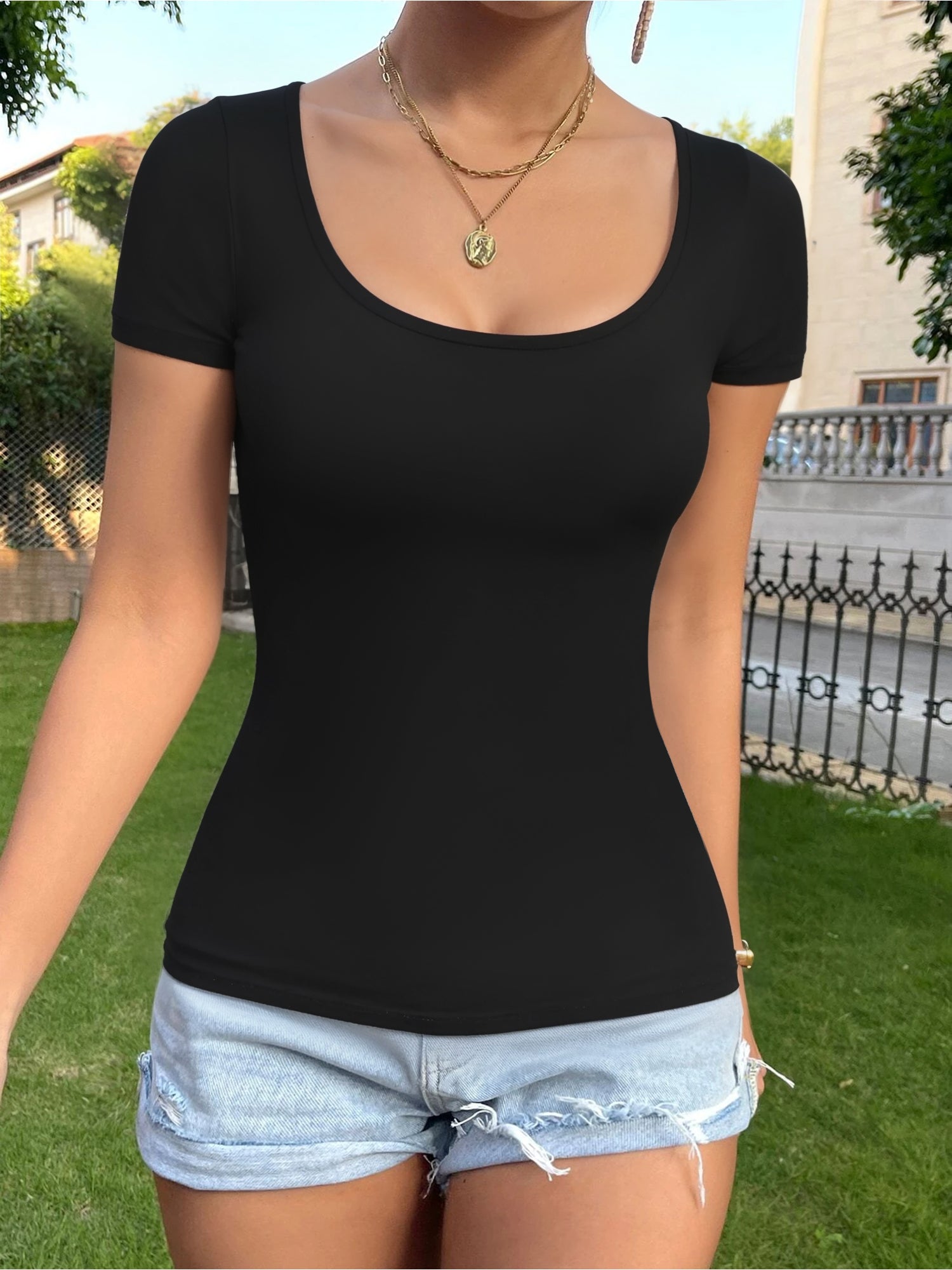 MOYIKO Scoop Neck Tops for Women Slim Fitted T Shirts Tight Short Sleeve Basic Tees